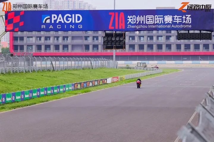 逐鹿中原郑州国际赛车场嘉年华 2026年5月16日 领奖台瞬间