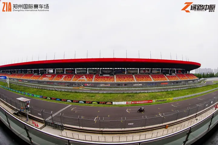逐鹿中原郑州国际赛车场嘉年华 2026年5月16日 赛场全景