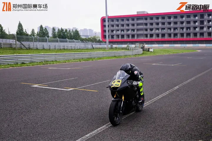 逐鹿中原郑州国际赛车场嘉年华 2026年5月16日 赛道安全车