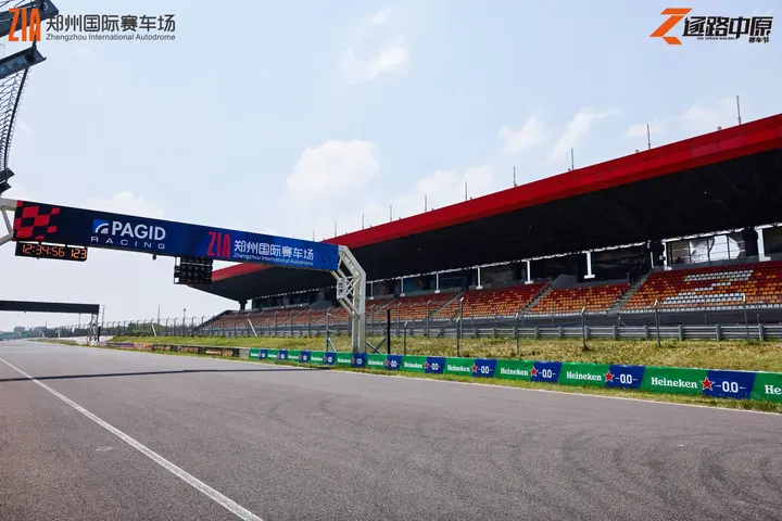 逐鹿中原郑州国际赛车场嘉年华 2026年5月16日 领奖台瞬间