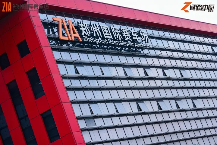逐鹿中原郑州国际赛车场嘉年华 2026年5月16日 维修区备战