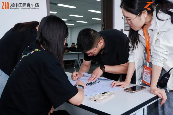 逐鹿中原郑州国际赛车场嘉年华 2026年5月16日 赛车巡游