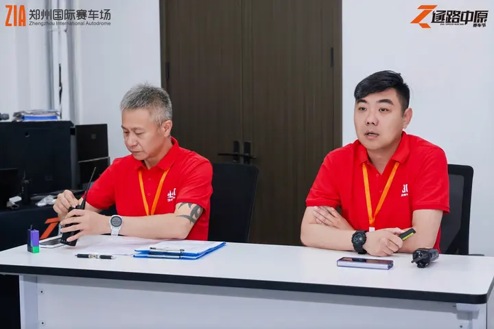 逐鹿中原郑州国际赛车场嘉年华 2026年5月16日 维修区备战