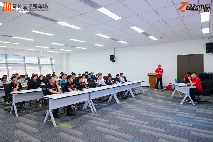 逐鹿中原郑州国际赛车场嘉年华 2026年5月16日 赛车巡游