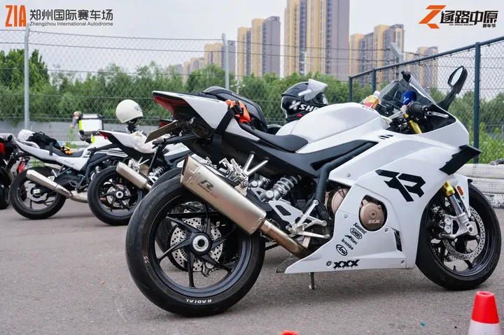 逐鹿中原郑州国际赛车场嘉年华 2026年5月16日 改装车展示