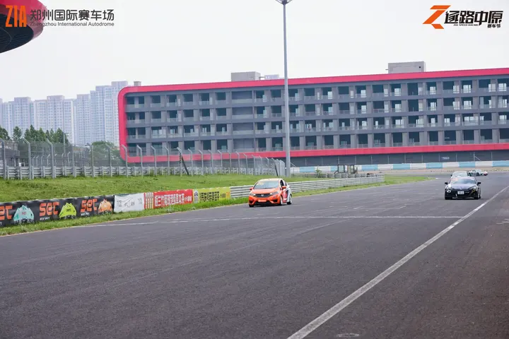 逐鹿中原郑州国际赛车场嘉年华 2026年5月16日 赛车巡游