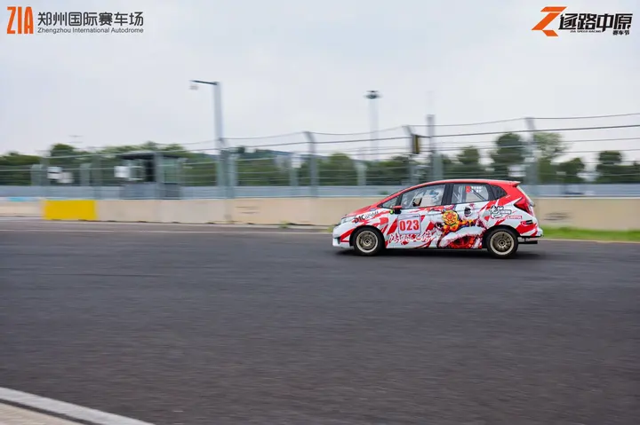逐鹿中原郑州国际赛车场嘉年华 2026年5月16日 赛道安全车