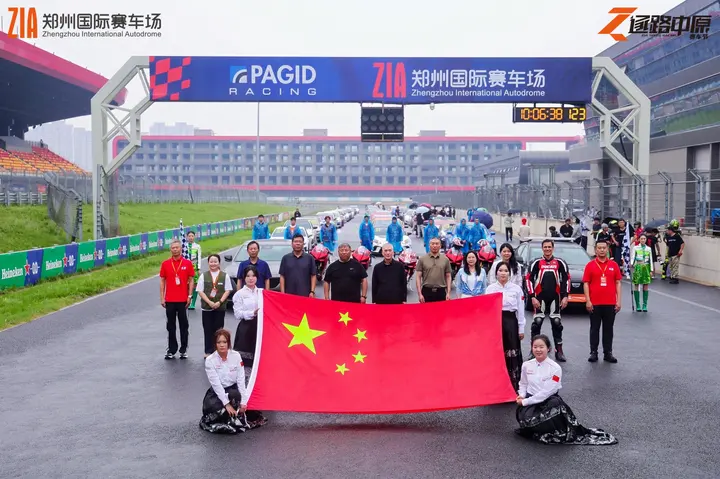 逐鹿中原郑州国际赛车场嘉年华 2026年5月17日 维修区备战
