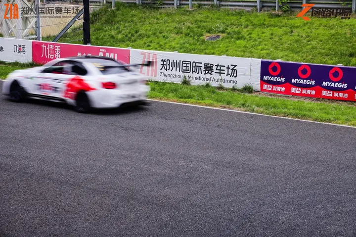 逐鹿中原郑州国际赛车场嘉年华 2026年5月17日 赛道安全车