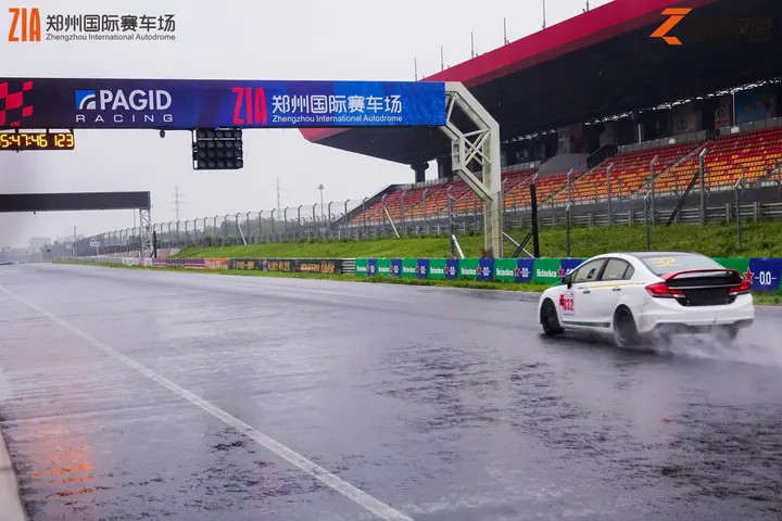 逐鹿中原郑州国际赛车场嘉年华 2026年5月17日 赛场全景